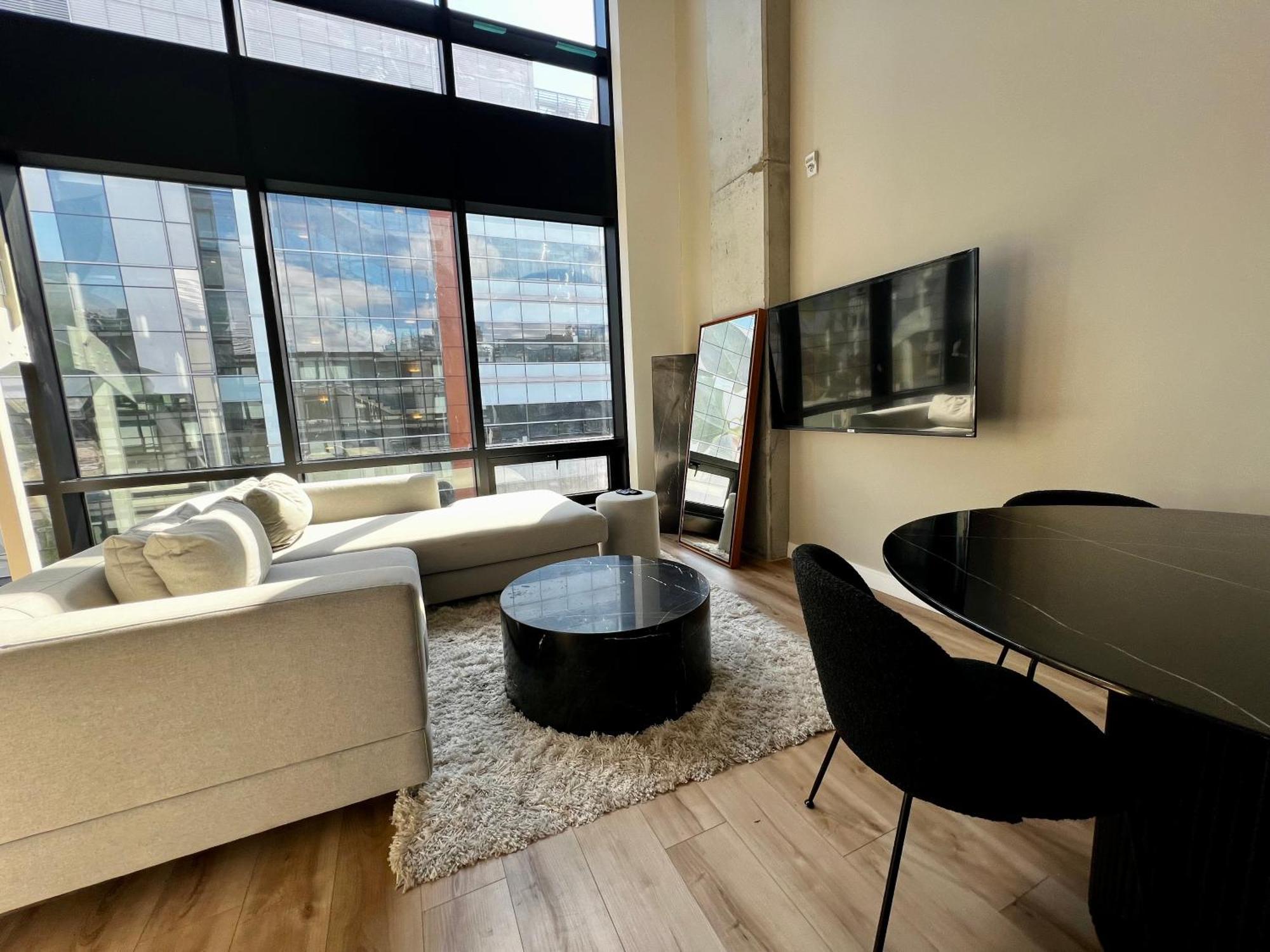 Sky Rocket Downtown Mtl Apartment *