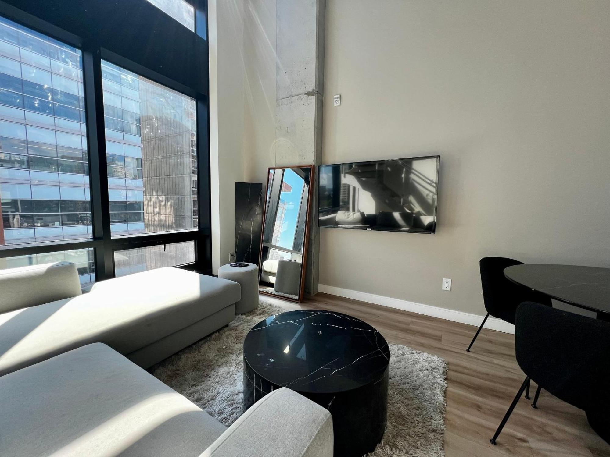 Sky Rocket Downtown Mtl Apartamento